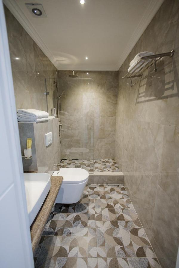 281 Hotel บิชเคก ภายนอก รูปภาพ
