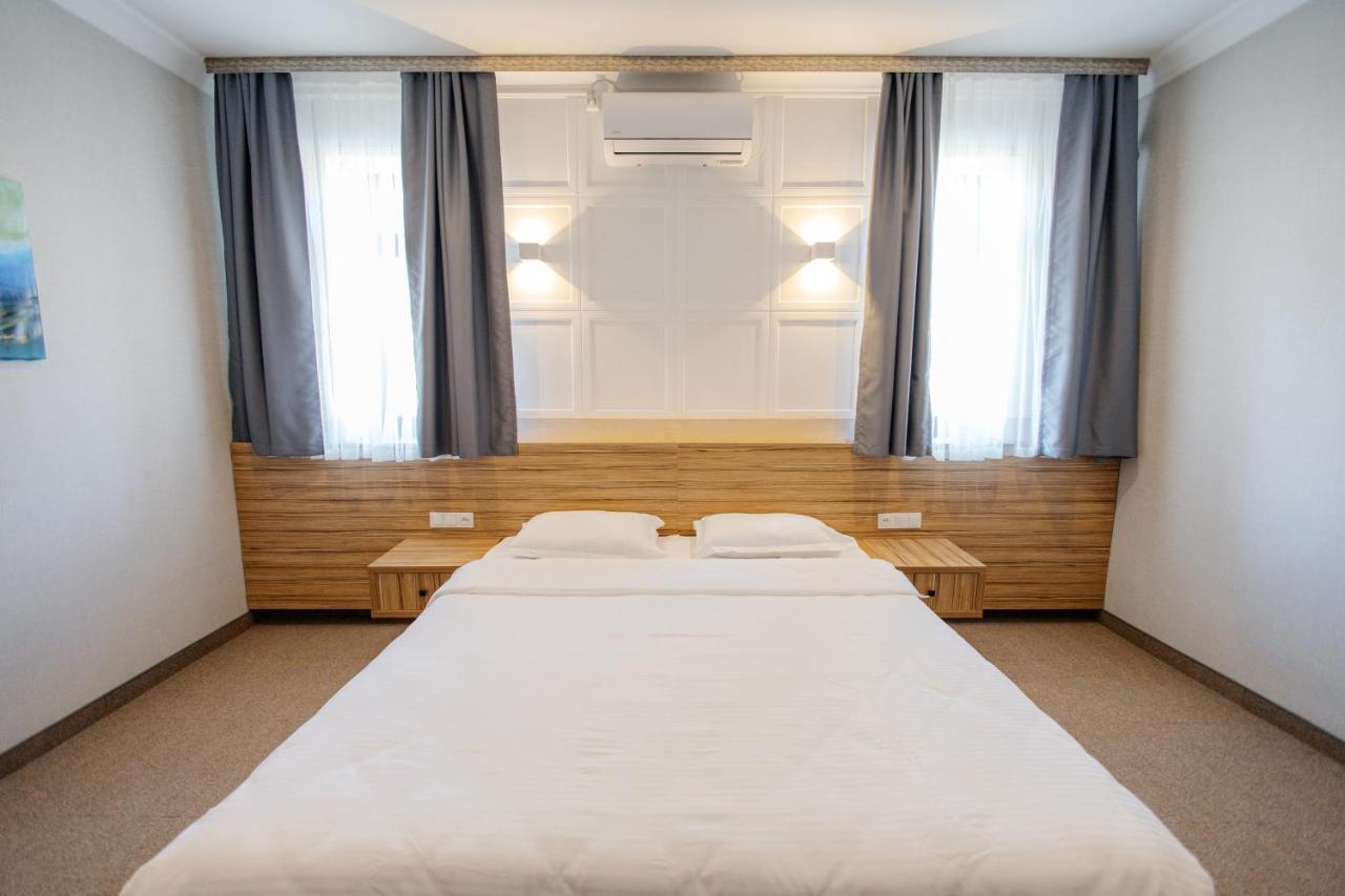 281 Hotel บิชเคก ภายนอก รูปภาพ
