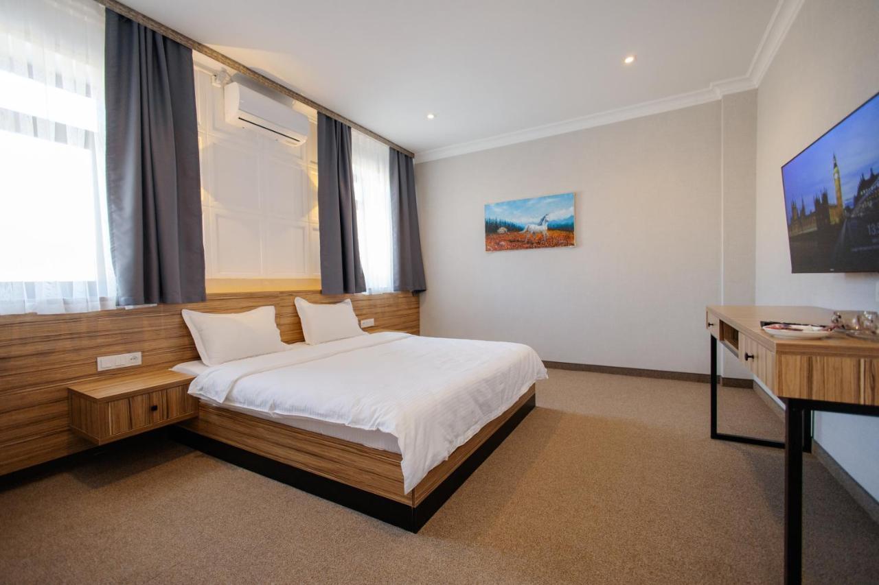 281 Hotel บิชเคก ภายนอก รูปภาพ