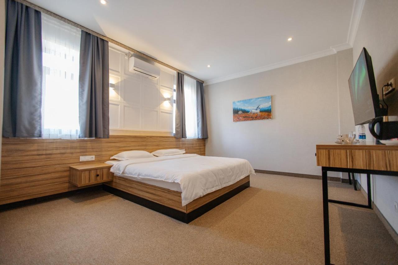 281 Hotel บิชเคก ภายนอก รูปภาพ