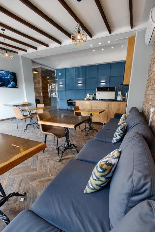281 Hotel บิชเคก ภายนอก รูปภาพ