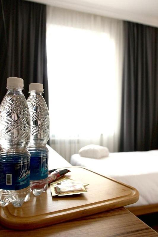 281 Hotel บิชเคก ภายนอก รูปภาพ